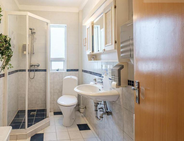 Grindavik Guesthouse Self Check In & Out Ngoại thất bức ảnh