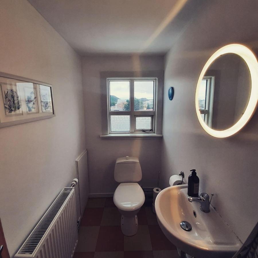 Grindavik Guesthouse Self Check In & Out Ngoại thất bức ảnh