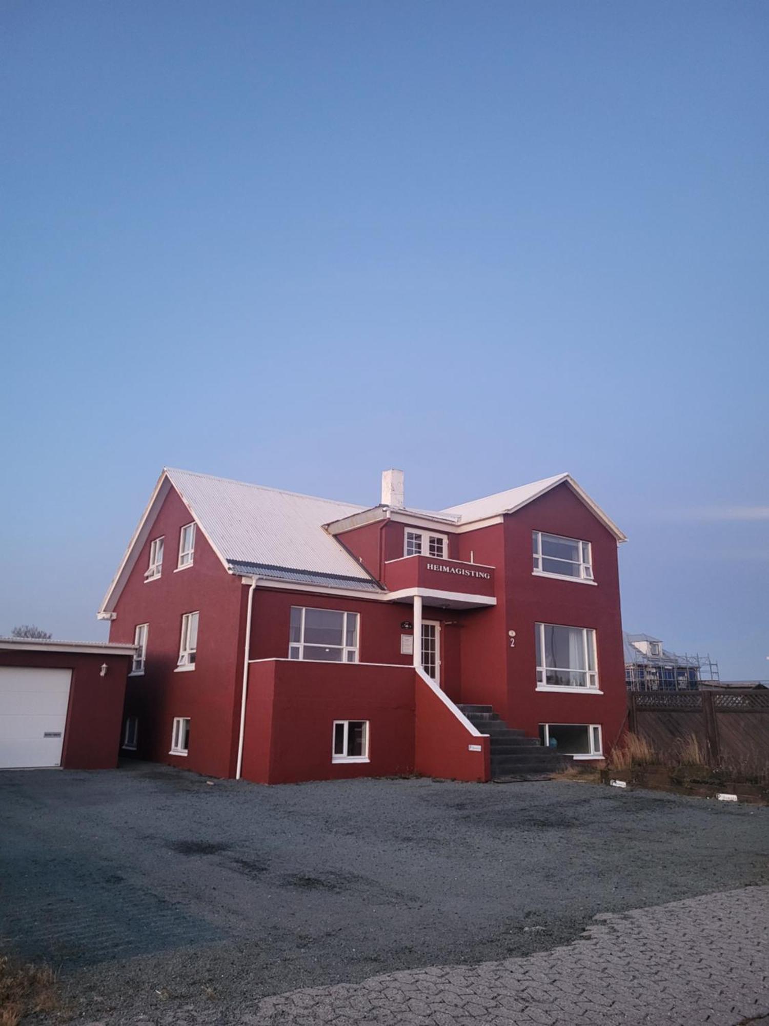 Grindavik Guesthouse Self Check In & Out Ngoại thất bức ảnh
