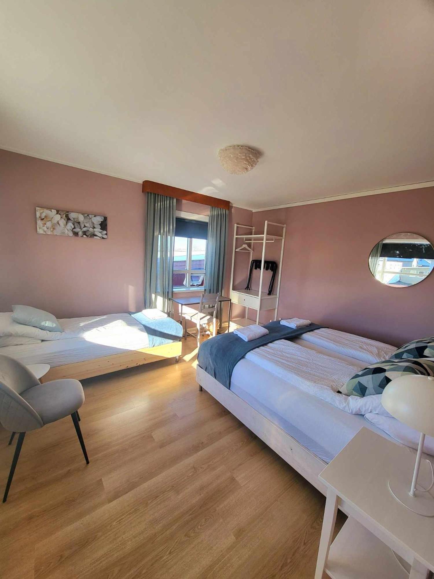 Grindavik Guesthouse Self Check In & Out Ngoại thất bức ảnh